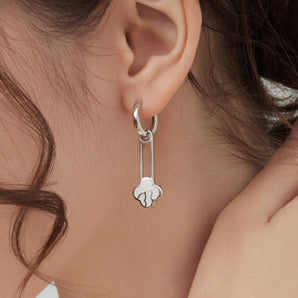 Anelise Earrings with White Enamel